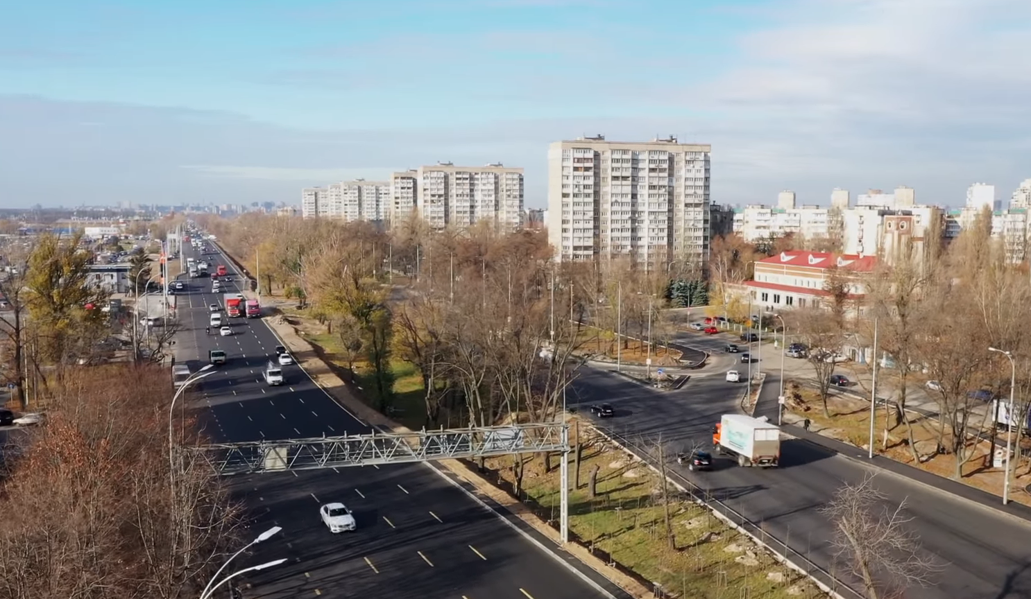 В Киеве открыли обновленный участок Большой кольцевой дороги