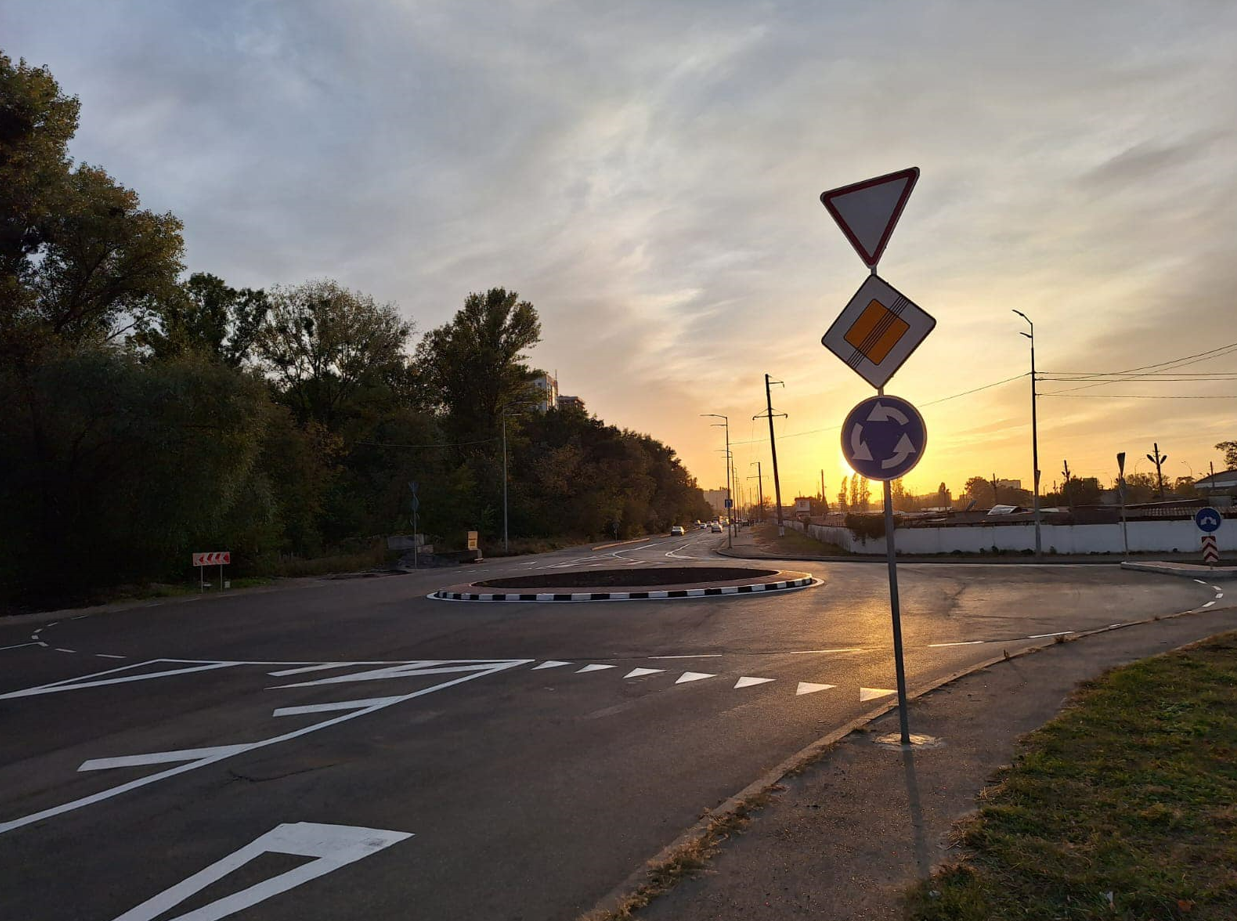 У Києві облаштували 40 кільцевих розв'язок за рік: фото