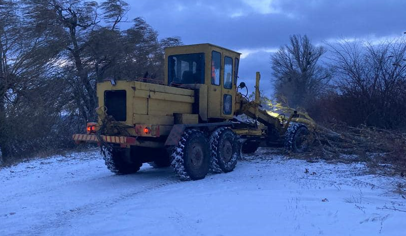 Снігові замети та хуртовина: на Київщині без світла залишились 40 тисяч родин