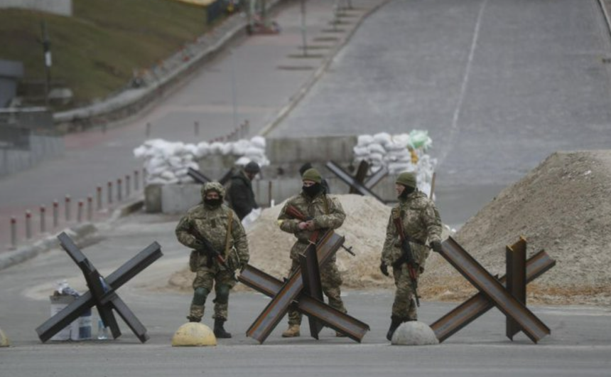 У Києві розпочалися військві навчання, встановили нові блокпости, перевірятимуть транспорт та документи