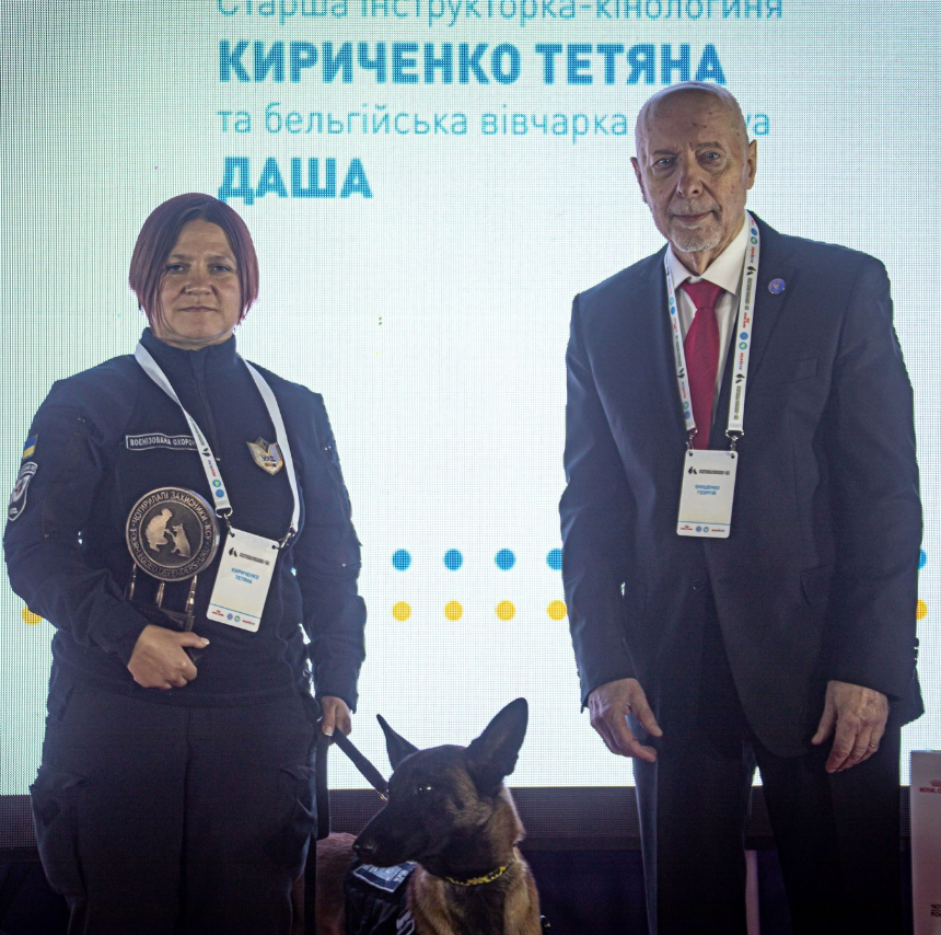 У Києві в Музеї війни відбулася третя церемонія нагородження службових собак Чотирилапі захисники: фото