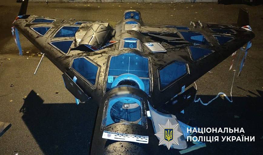Київська поліція вилучила "шахед", який перевозили на даху автомобіля: фото