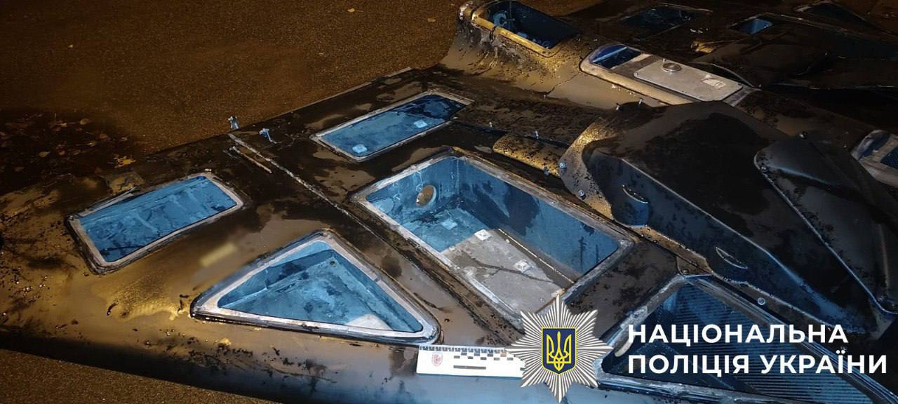 Київська поліція вилучила "шахед", який перевозили на даху автомобіля: фото