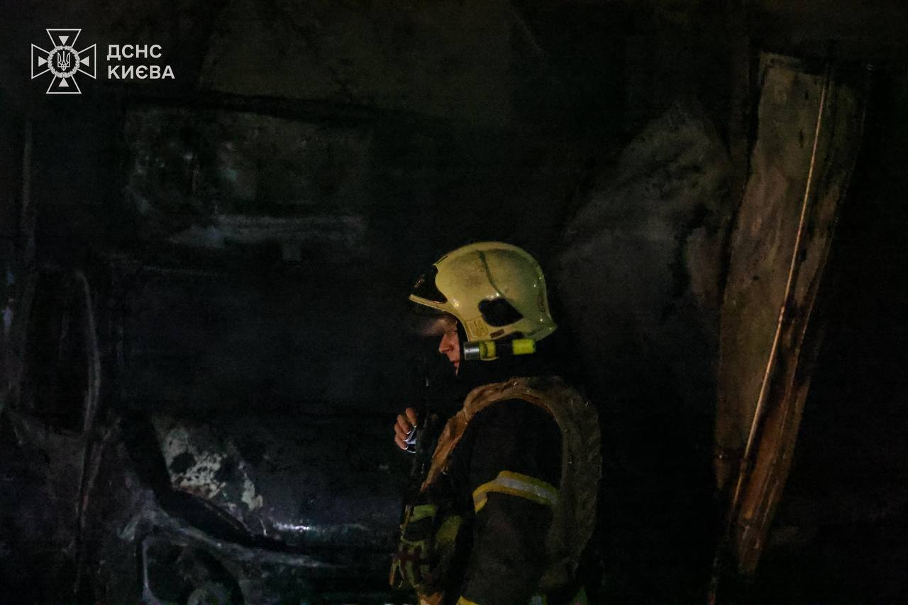 Дронова атака на Київ 8 листопада 2025 року: уламки впали у Печерському районі