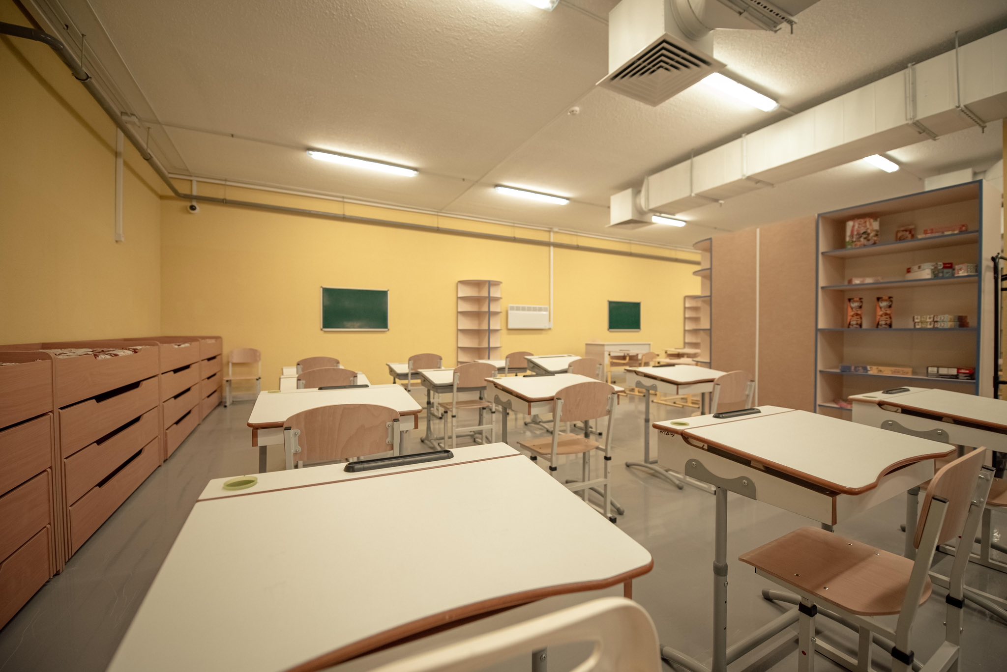 У Києві ввели в експлуатацію перше сучасне протирадіаційне укриття У Києві ввели в експлуатацію перше сучасне протирадіаційне укриття