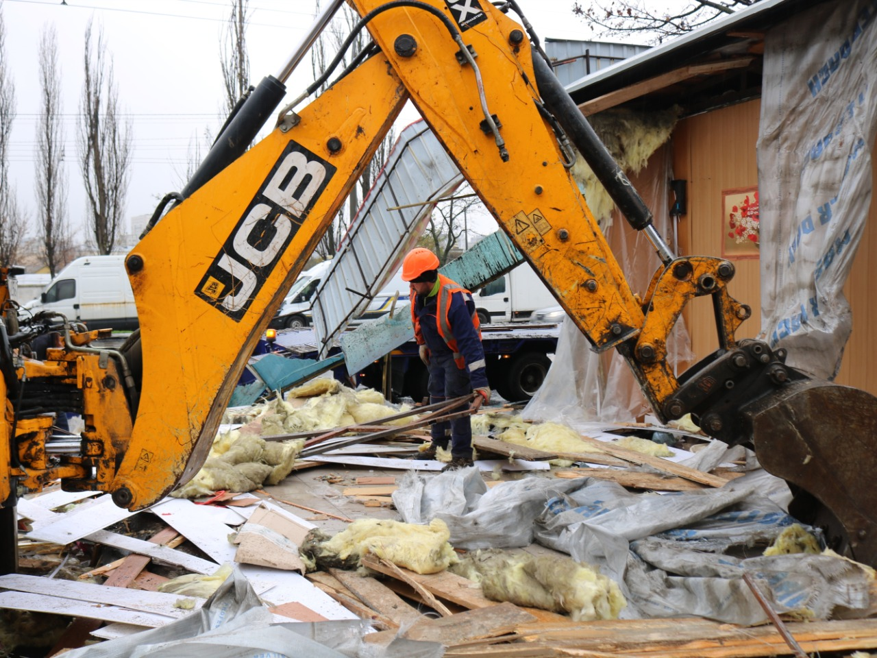 На Виноградарі в Києві відновили демонтаж МАФів: потім там облаштують зелені зони