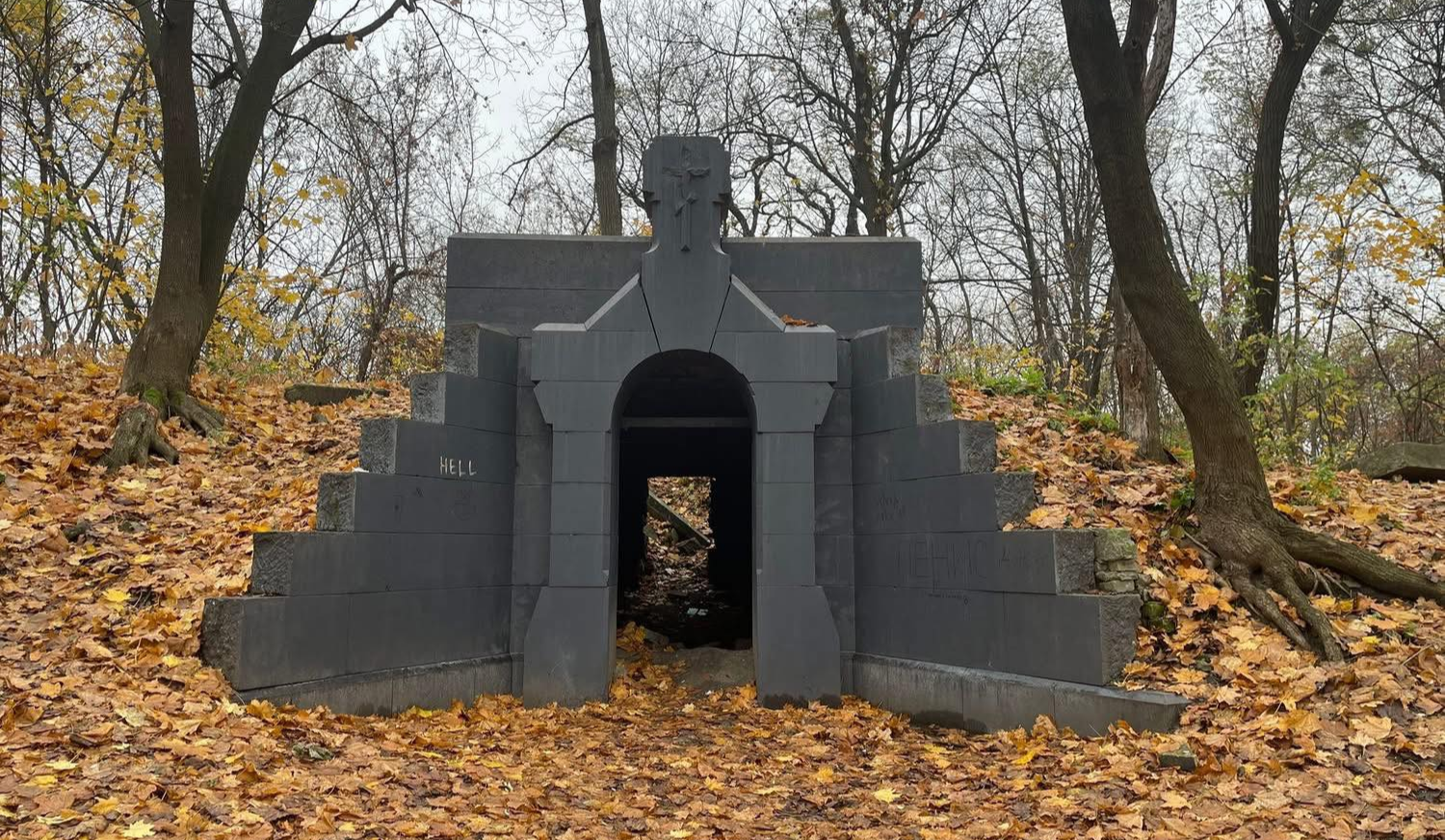 Флорівський цвинтар на Замковій горі може стати памʼяткою культурної спадщини