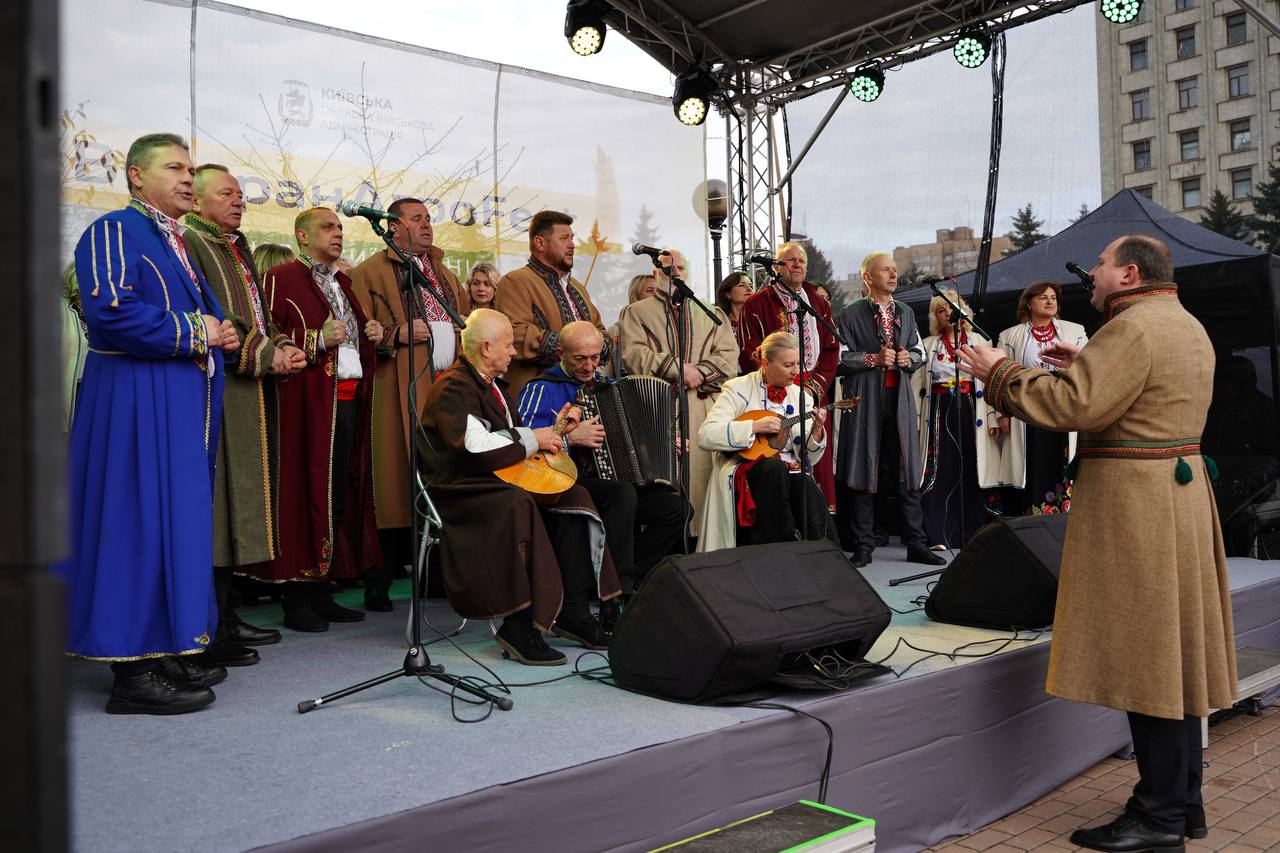 Біля метро "Печерська" проходить ВетеранАгроFest Біля метро "Печерська" проходить ВетеранАгроFest