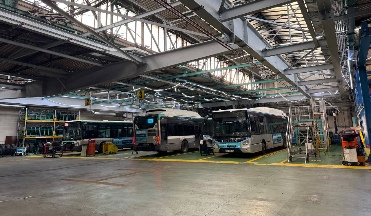 Київщина отримає 260 сучасних безбар’єрних автобусів від Франції: фото