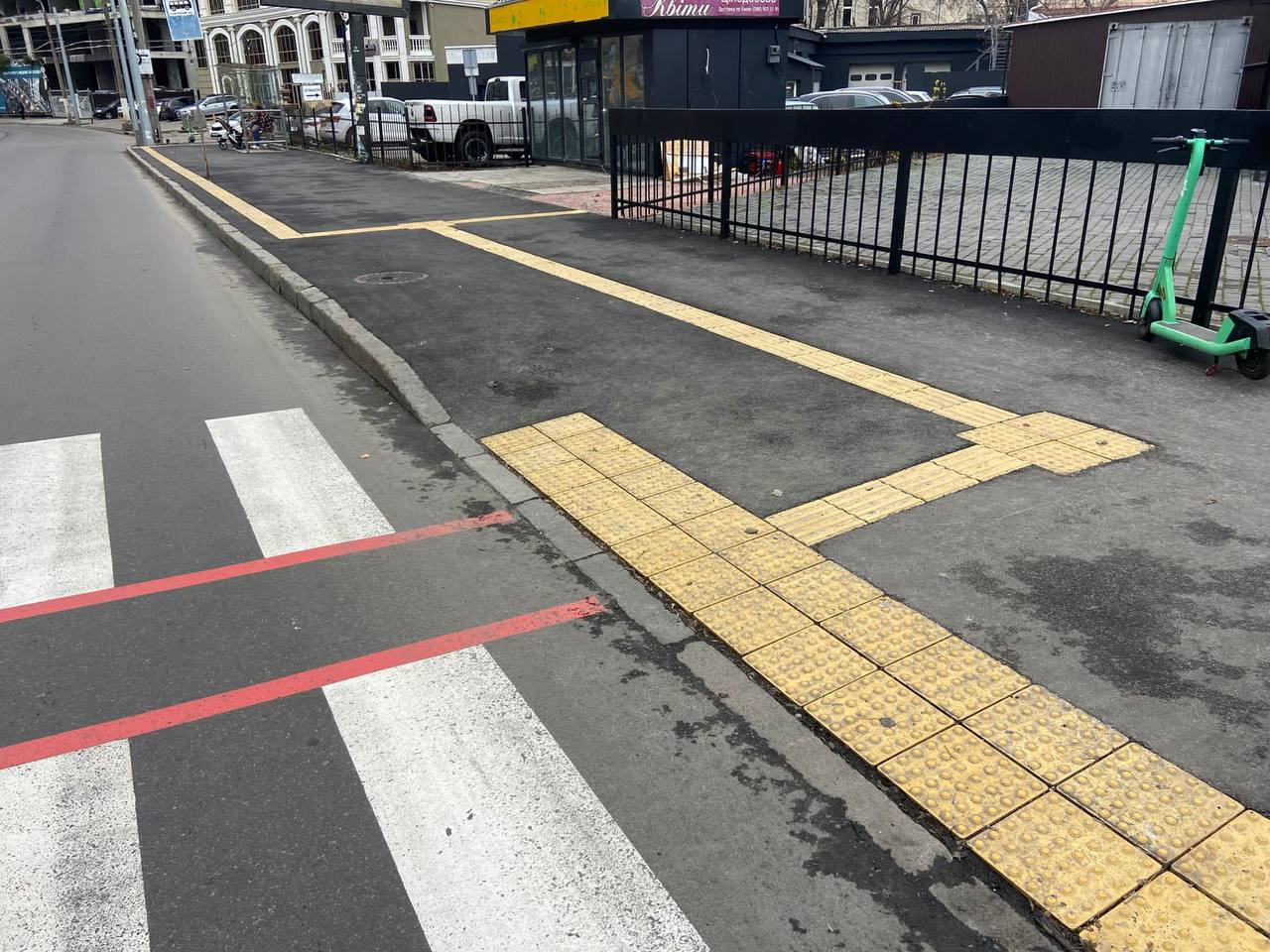 У Шевченківському районі Києва облаштували безбар’єрний підхід до соціального об’єкта