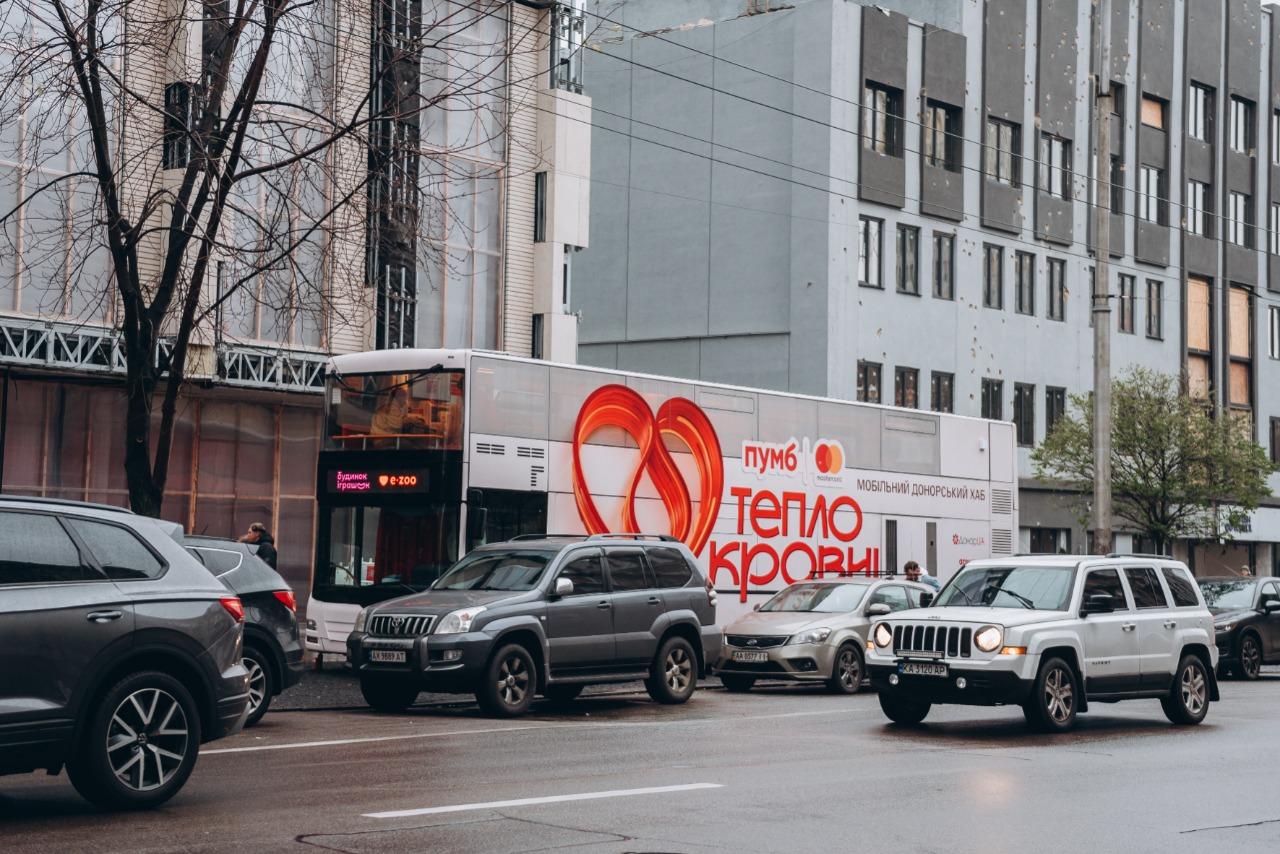 Донорський хаб "Теплокровні" презентував інтерактивну виставку про кров і анонсував продовження "Теплих вихідних"