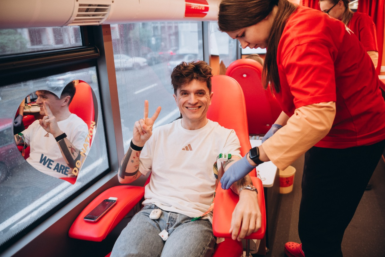 Донорський хаб "Теплокровні" презентував інтерактивну виставку про кров і анонсував продовження "Теплих вихідних"