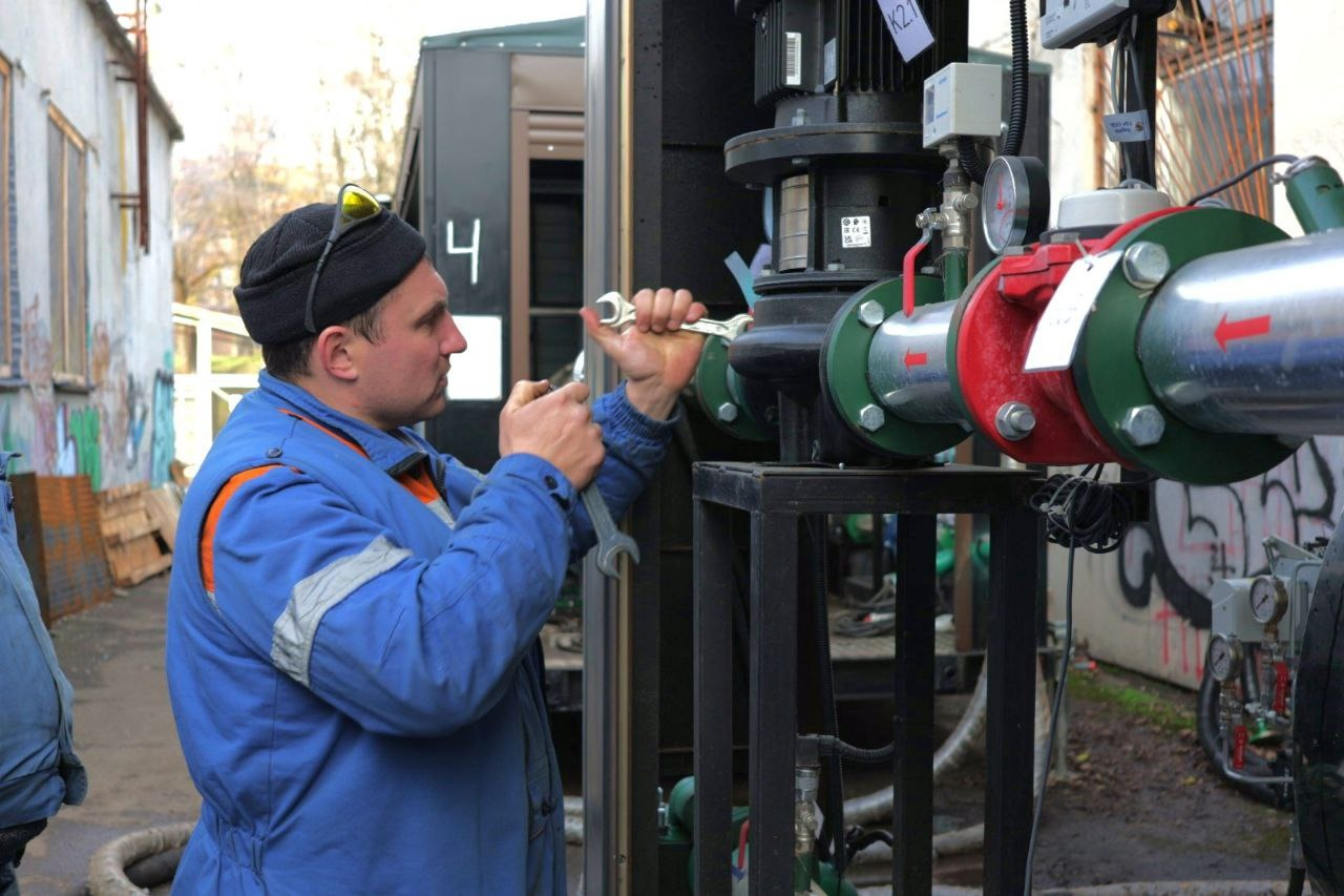 У 6 київських лікарнях розгортають мобільні пересувні котельні: подробиці