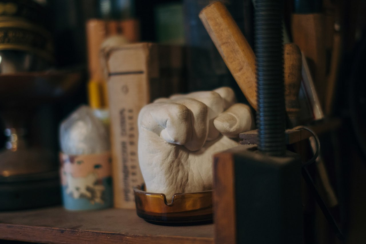 Під час обстрілу Києва 25 листопада 2025 року загинув бутафор "Шоу довгоносиків" Вадим Тупчій