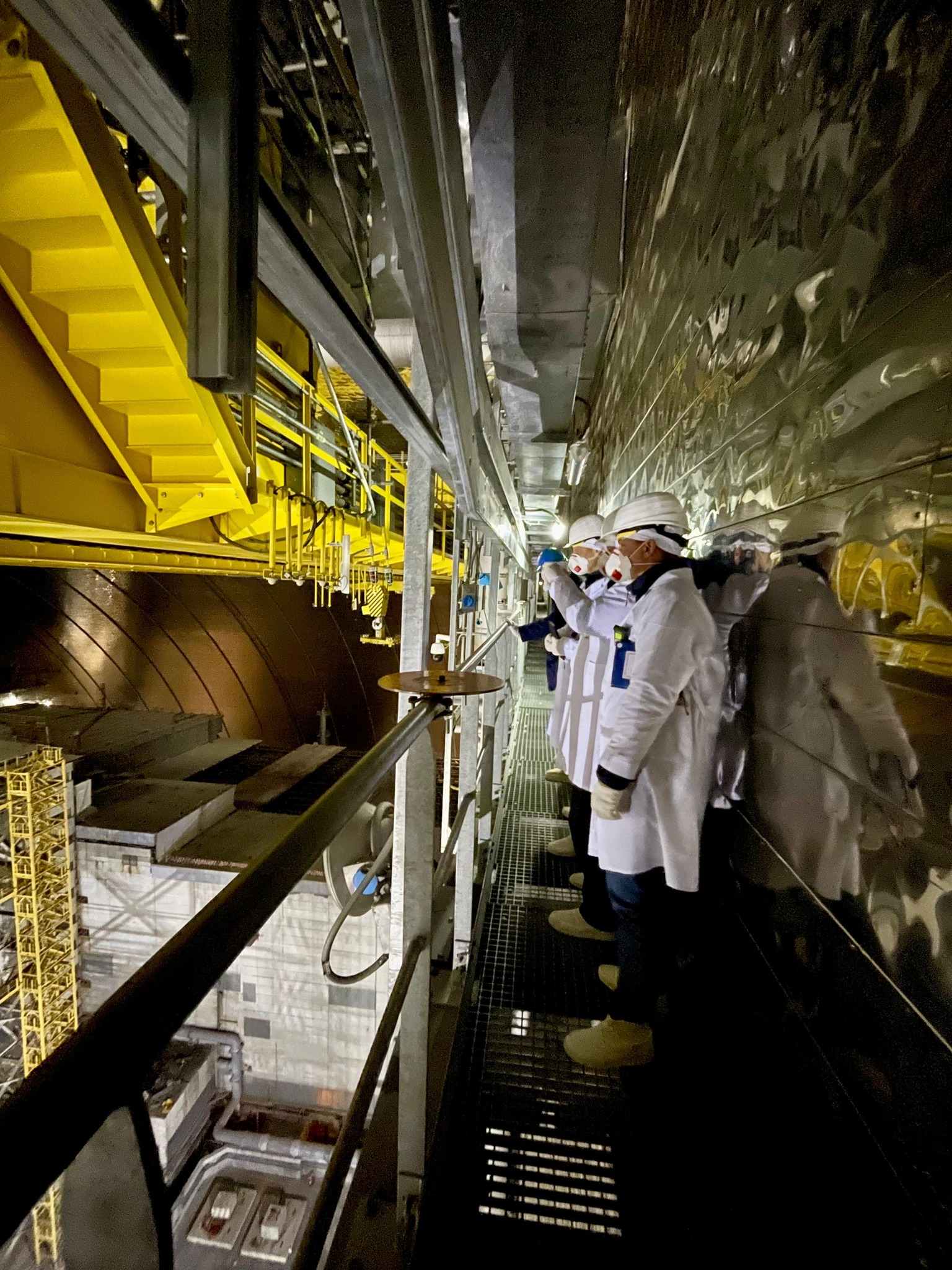 Оцінка безпеки після російського обстрілу: на Чорнобильській АЕС працює місія МАГАТЕ