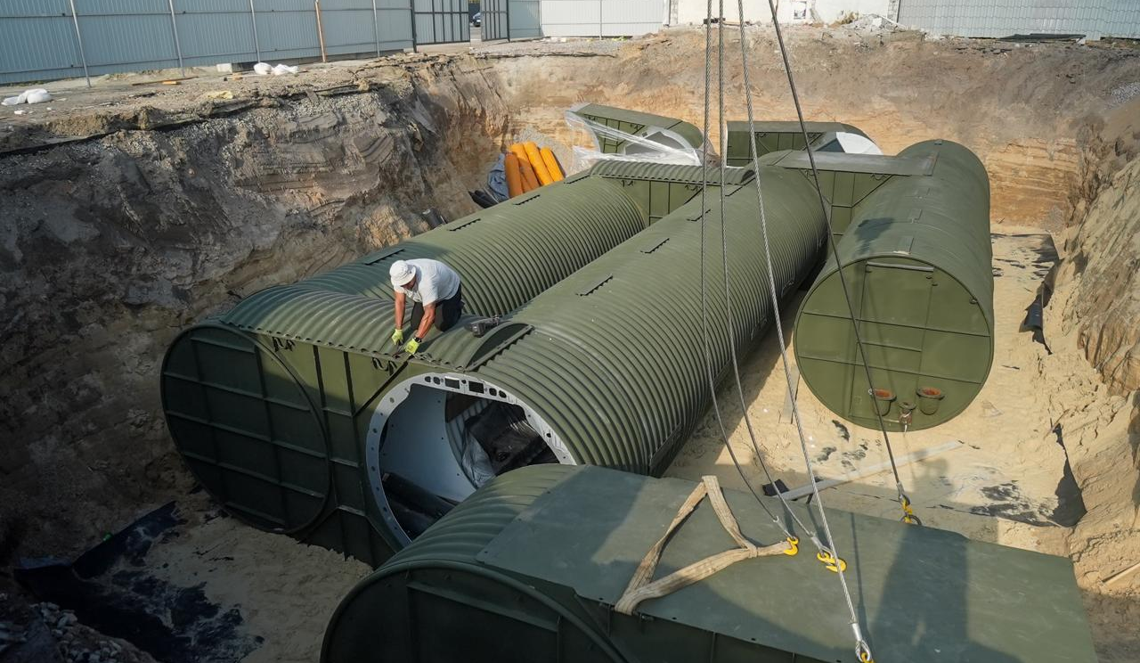 В центрі Бородянки встановили модульне підземне укриття: як воно виглядає