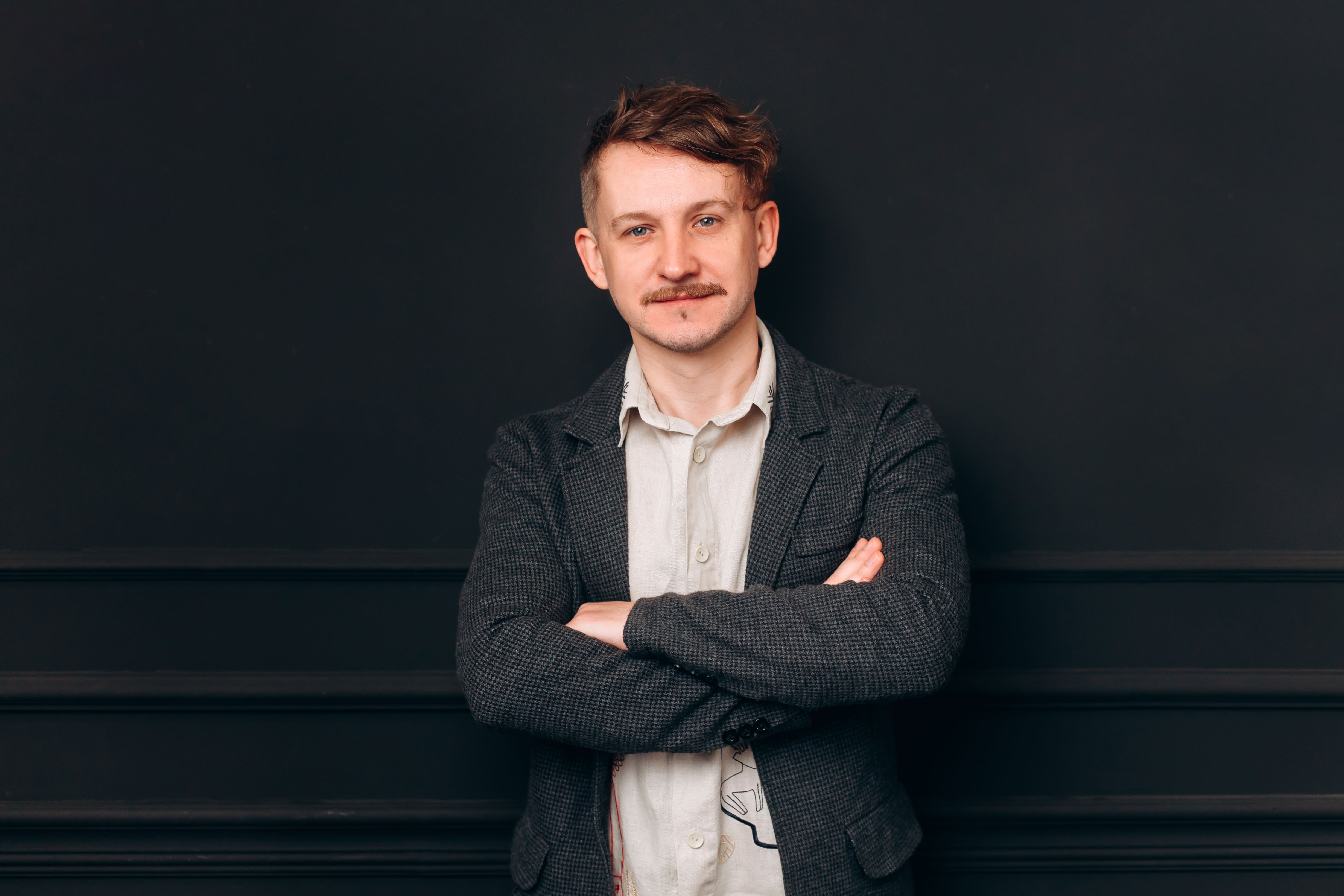 Андрій Мельник — засновник пабліку Влучнослов Андрій Мельник — засновник пабліку