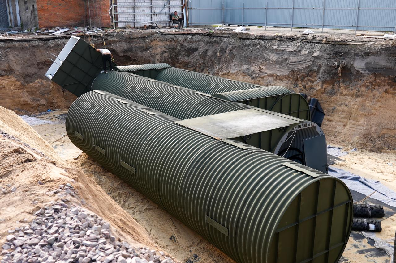 В центрі Бородянки на Київщині встановили модульне підземне укриття: як воно виглядає