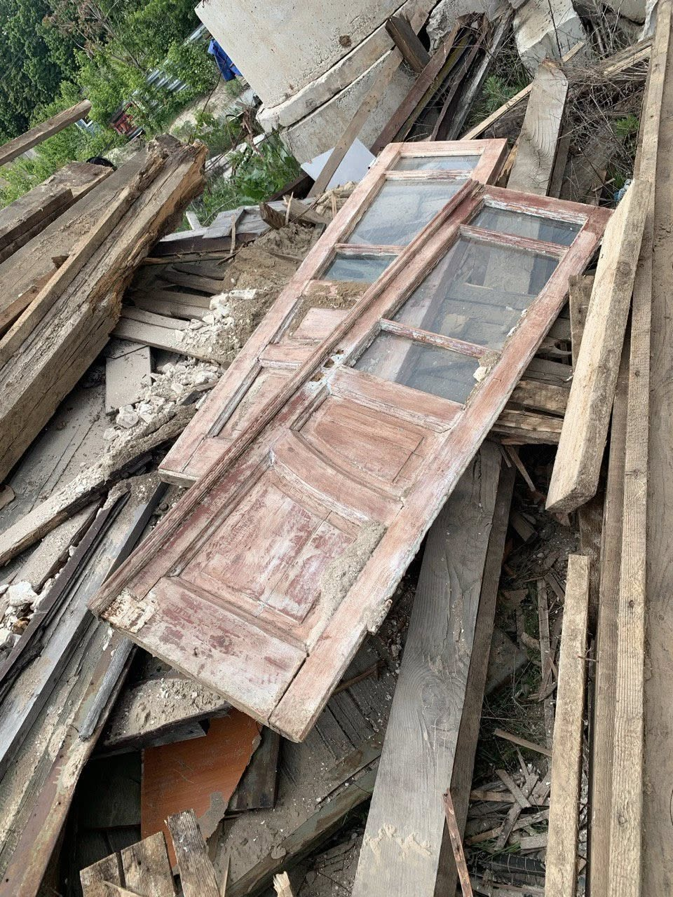 Трамвайно-тролейбусне управління на Лук’янівці в Києві почали закривати будівельним сукном