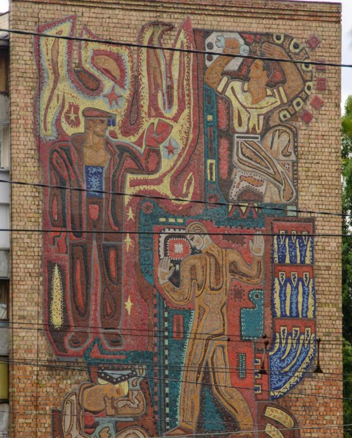 Мозаїчні панно на торцях житлових будинків по Берестейському проспекту