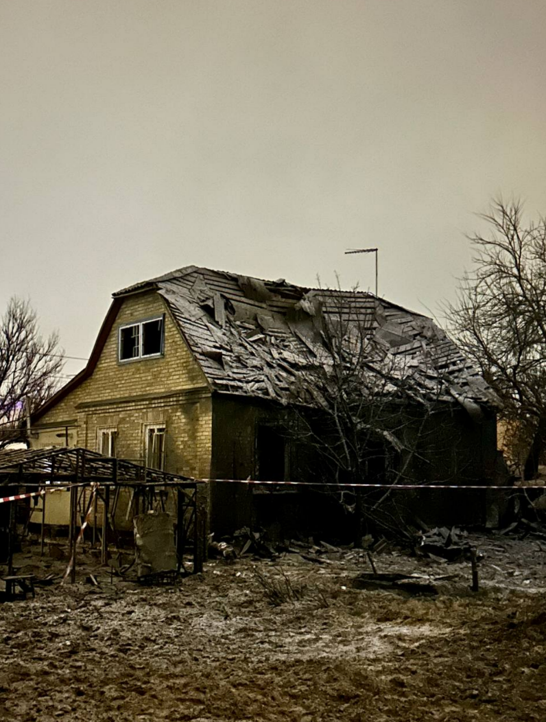 Нічна атака на Київ: в Дарницькому районі є постраждалі та руйнування