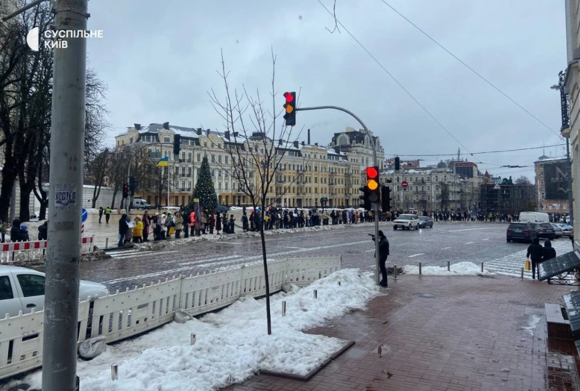 Родичі полонених вийшли на мітинг в центрі Києва