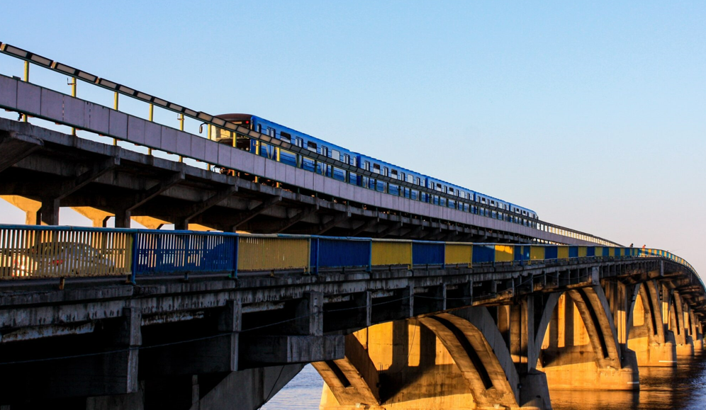 Міст Метро у Києві: в якому стані знаходиться споруда