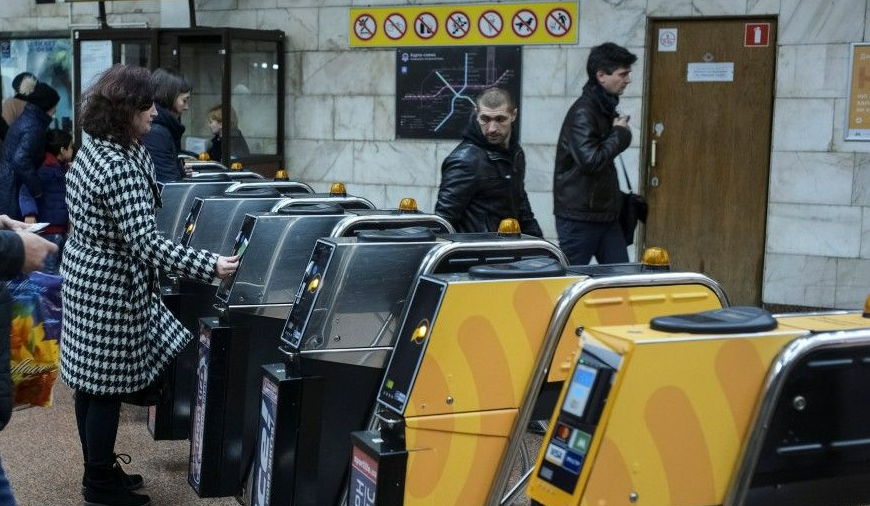 Закриття метро у Києві: пасажирам за добу компенсували 110 тисяч грн