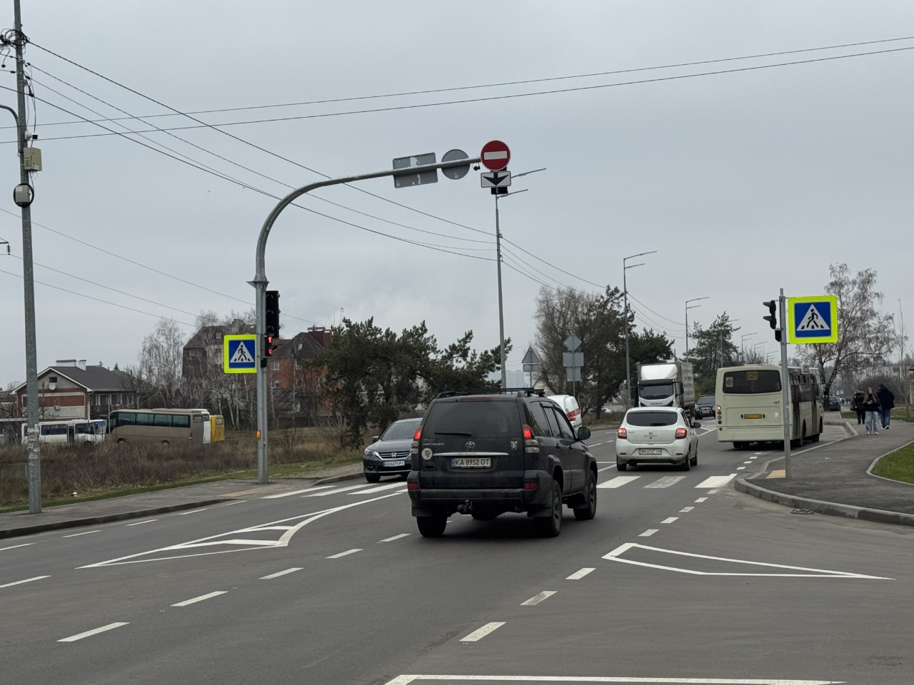 Ще у двох районах Києва облаштували безбар’єрні світлофори: де саме