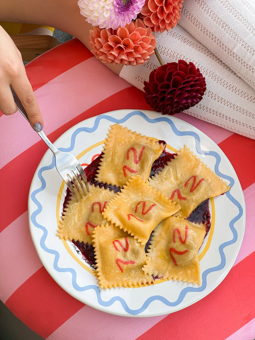 Паста-бар "Хвиляста" Де поїсти пасту в Києві: добірка закладів з адресами, цінами та меню