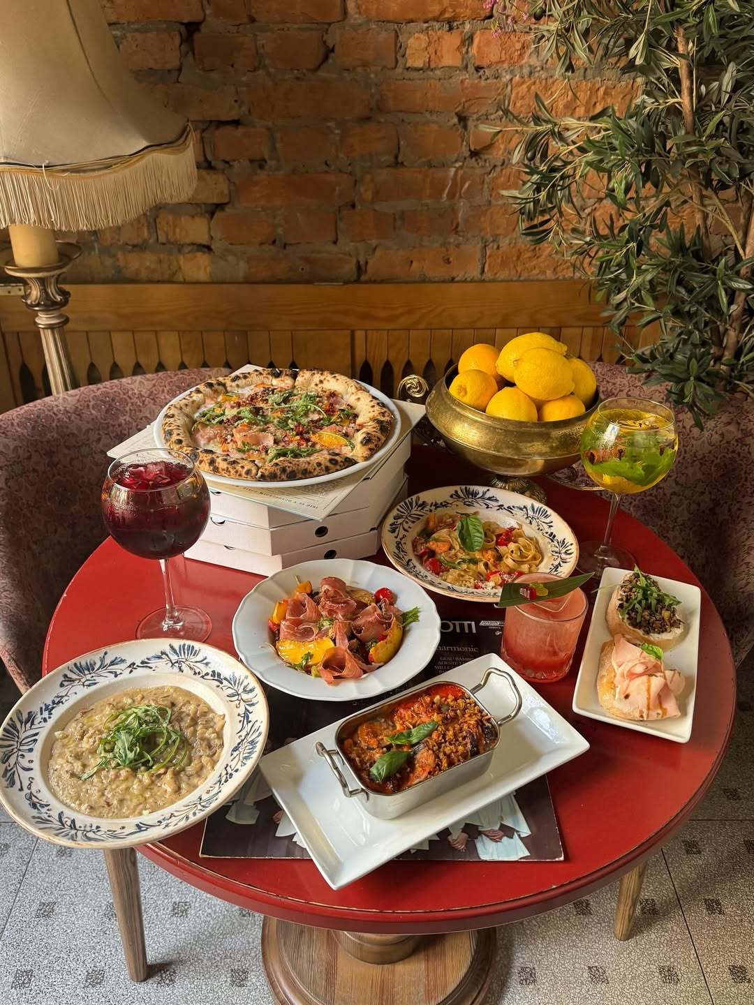 "Тісто, сир і тітка Белла" Де поїсти пасту в Києві: добірка закладів з адресами, цінами та меню