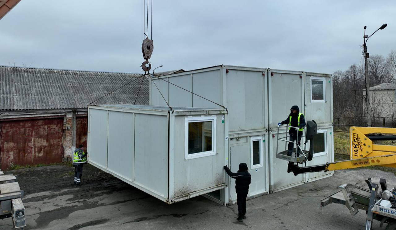 Київщина отримала перші житлові та службові модулі від Німеччини: фото