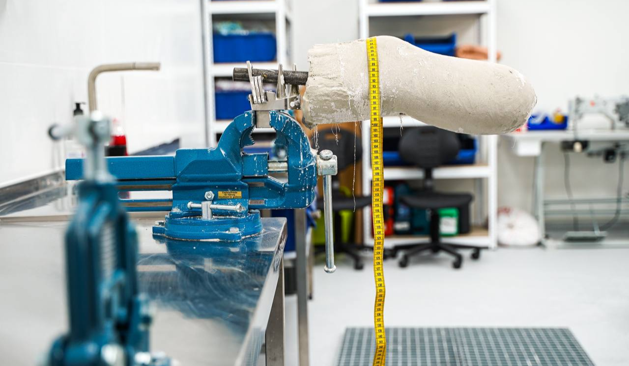 На Київщині запрацювала нова ортезно-протезна лабораторія: деталі