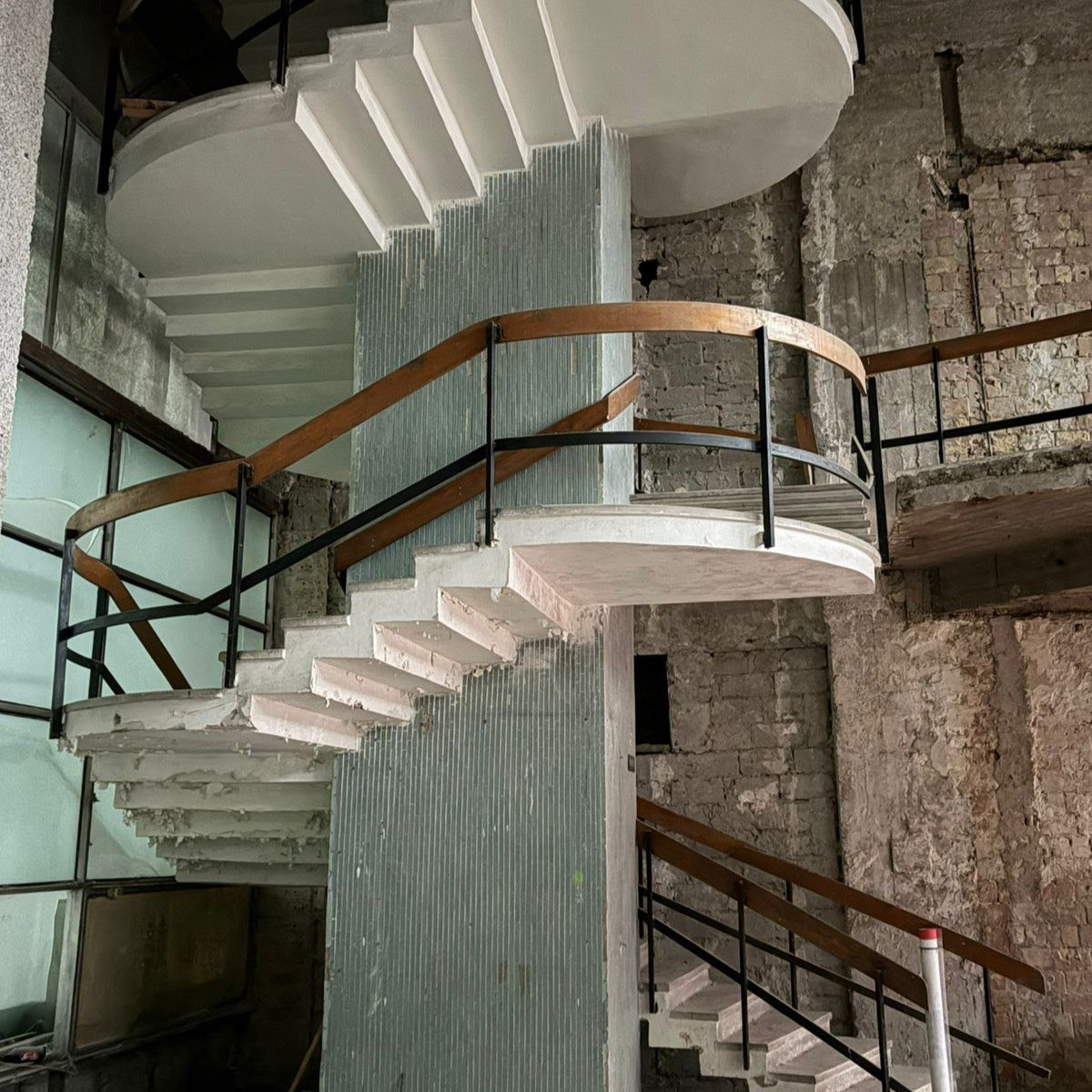 Фото: КМДА Реставрація "Літаючої тарілки" на Либідській у Києві: як зараз виглядає споруда