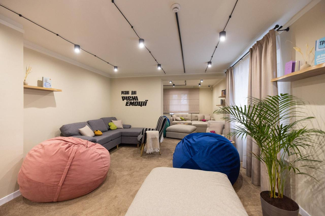 У Білій Церкві на Київщині відкрили молодіжний простір "12-21": які послуги надаватимуть