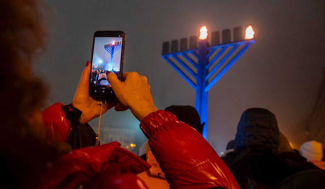 На Майдані Незалежності у Києві запалили першу свічку Ханукії: фото