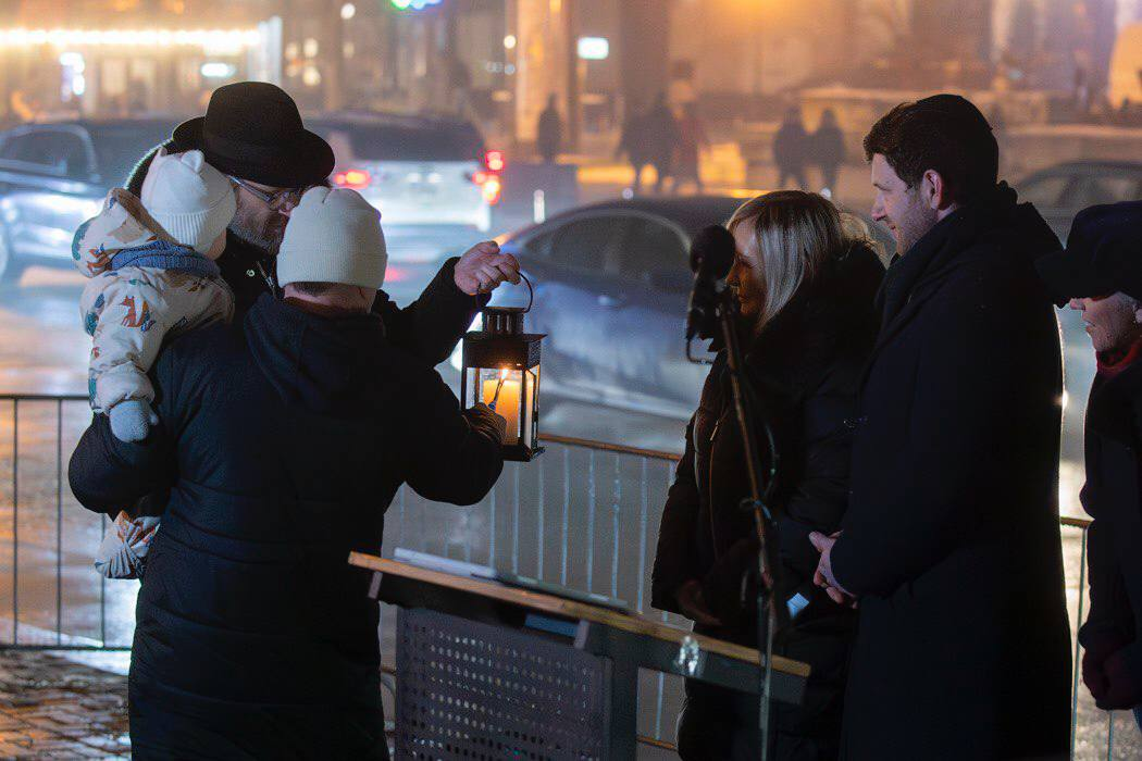 Фото: КМДА На Майдані Незалежності у Києві запалили першу свічку Ханукії: фото