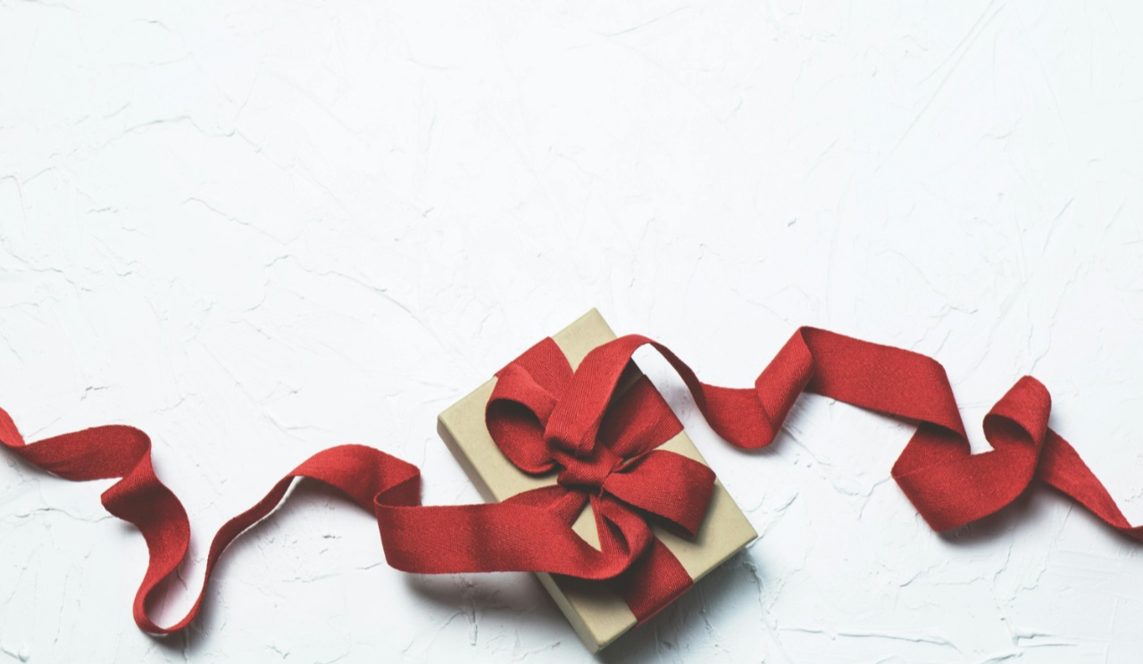 Найкращі подарунки для неї на Різдво та Новий рік: добірка ідей