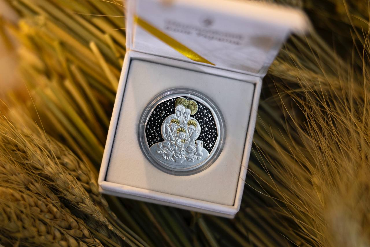 "Дух Різдва": як виглядає нова пам’ятна монета від Національного банку України