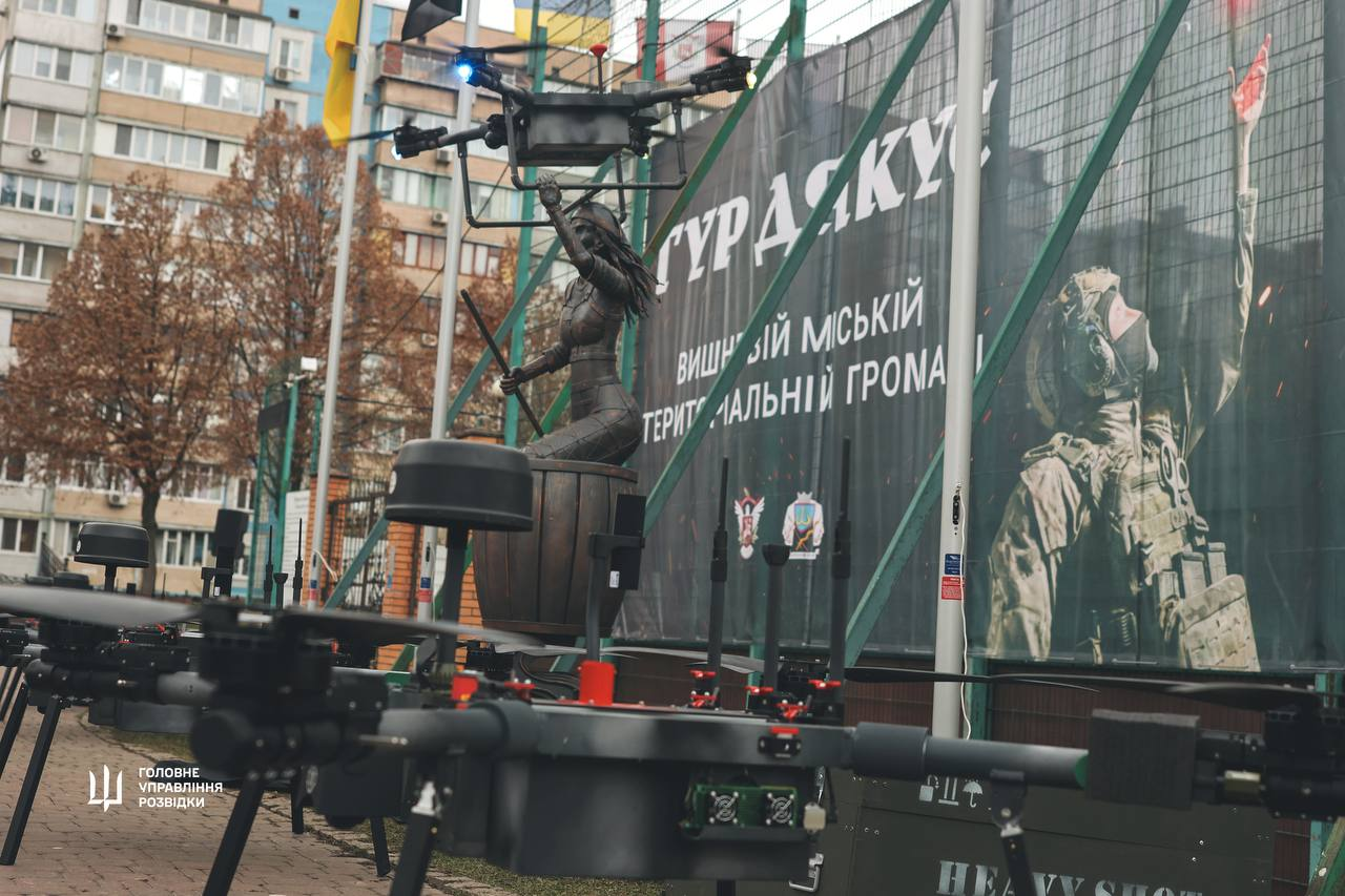 У Вишневому на Київщині відкрили пам’ятник дрону "Баба Яга": фото